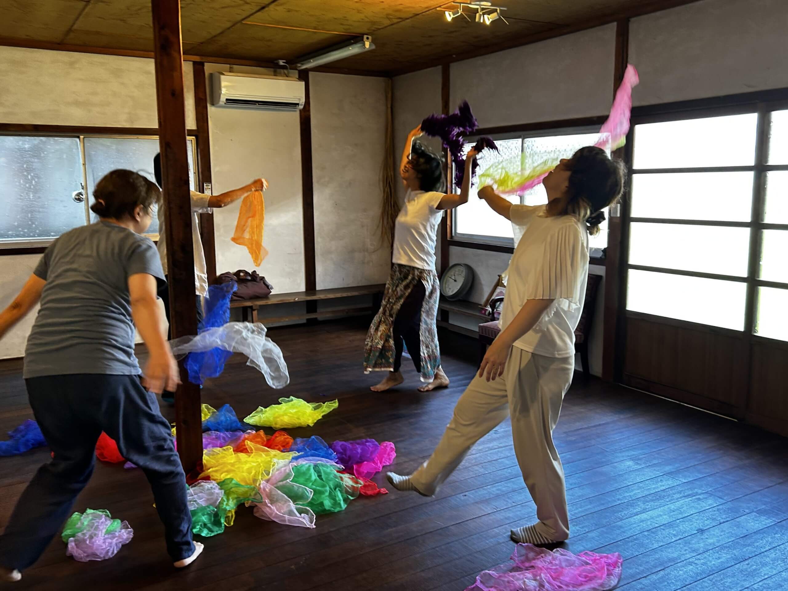 6/27(土)大人のための自由に踊る時間〜感覚から踊る自由表現WS〜